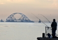 Арку Крымского моста доставили в створ между фарватерными опорами