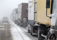 Несколько десятков фур встали на трассе в Башкирии из-за снегопада