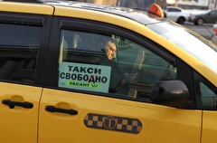 Мигрантам в Новосибирской области запретили работать в такси и торговать табаком