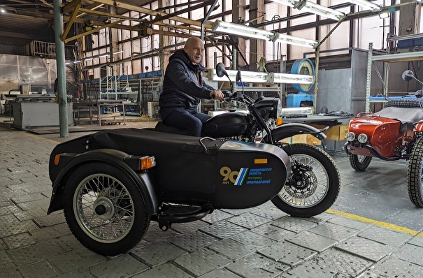 Единственный в мире производитель мотоциклов с коляской начал сборку серии к 90-летию Свердловской области