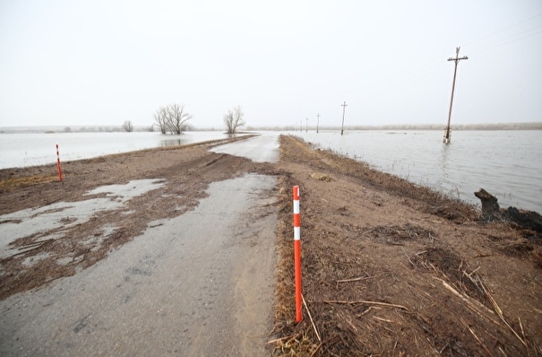 Дороги к почти 30 населенным пунктам Саратовской области закрыты из-за паводка
