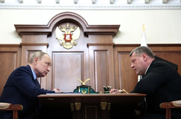 Путин пожелал астраханскому губернатору успехов на предстоящих выборах