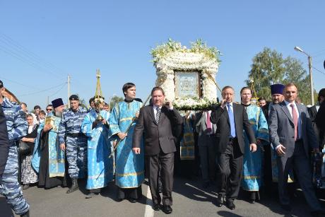 Чудотворную икону Божией Матери "Знамение" принесли в Курск в День города