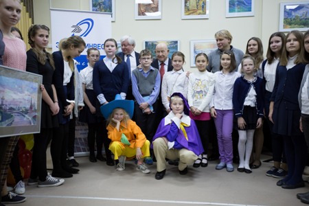Художественная школа на 120 учеников начала работу в подмосковном Красногорске, в церемонии открытия принял участие космонавт Леонов