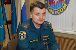 Начальник ГУ МЧС по Сахалинской области Д.Ильинов: "На случаи ЧС надо всегда иметь свой резервный запас"