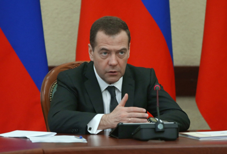 Медведев соболезнует семьям жертв авиакатастрофы в Ростове-на-Дону