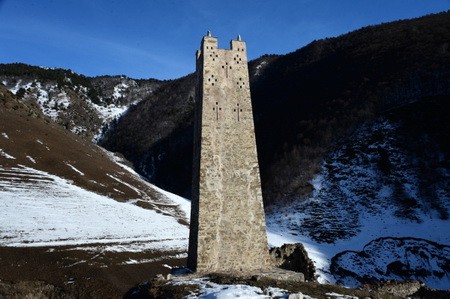 Студенты-добровольцы из Москвы помогут восстанавливать средневековые башни в Ингушетии
