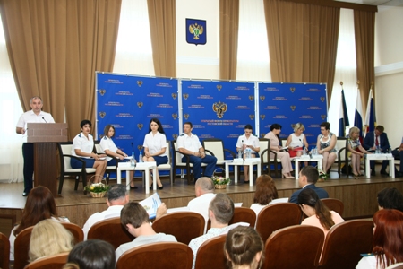 Вопросы защиты детей обсудили на форуме прокуратуры в Ростовской области