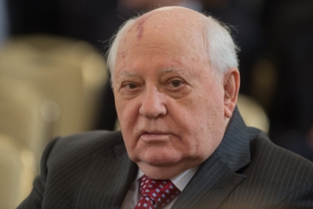 Горбачев просит президента МОК не лишать "чистых" спортсменов Олимпиады