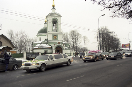 Стреляющий свадебный кортеж задержали в Москве