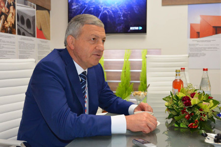 Глава Северной Осетии В.Битаров: "Мы заинтересованы в привлечении инвесторов и создаем для них необходимые условия"
