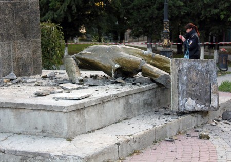 Неизвестные разрушили памятник Ленину в Судаке