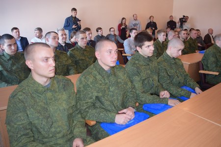 Призывники из Тюменской области отправились служить в президентский полк