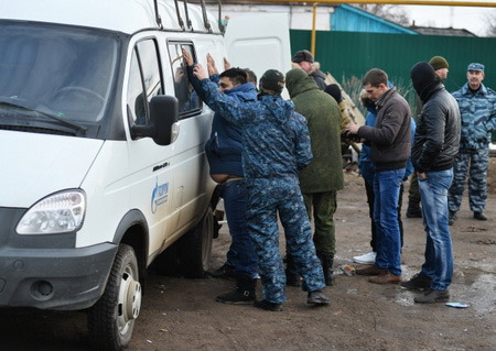 На Сахалине задержали группу нелегальных мигрантов, собиравшихся воевать в Сирии на стороне ИГ