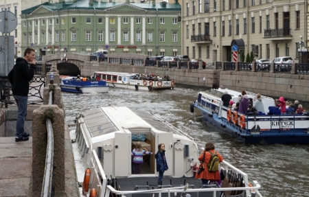 Петербург ожидает 200 тыс. китайских туристов в 2017 году