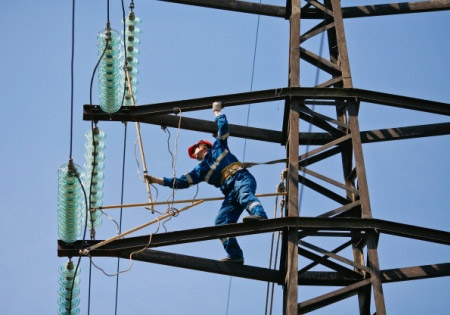 Нарушенное непогодой энергоснабжение в Алтайском крае восстановлено