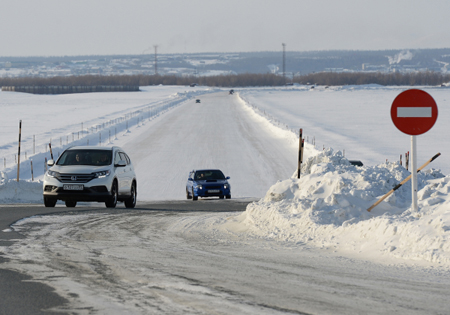 Один из четырех региональных зимников на Ямале закрыт из-за метели