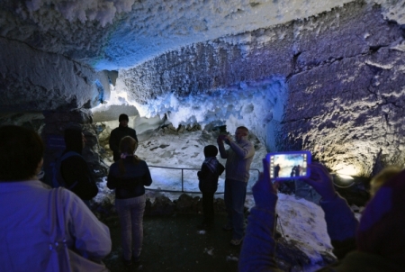 Одной из площадок "Тотального диктанта-2017" станет ледяная пещера в Прикамье