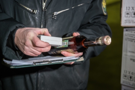 Полицейские изъяли около 20 тонн суррогатного алкоголя во Владимирской области