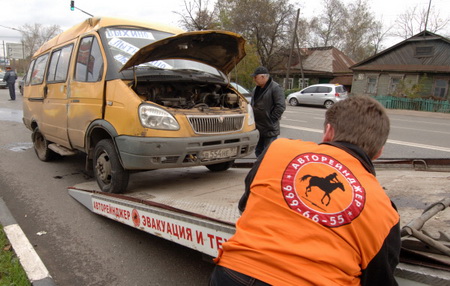 Маршрутка протаранила три автомобиля под Иркутском
