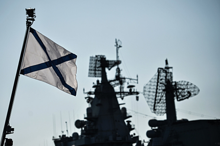 Базирующиеся в Крыму корабли Черноморского флота выполняют плановые учебные стрельбы