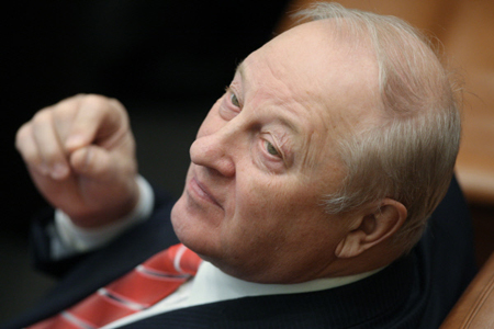 Сенатор Россель намерен бороться за сохранение RAE на Урале