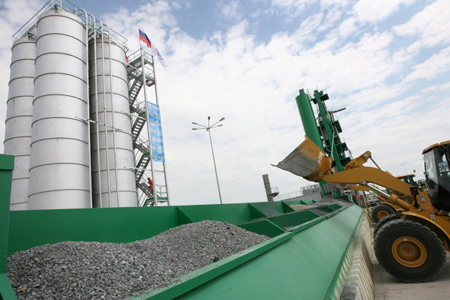 Севастополь ввел в строй государственный асфальтобетонный завод мощностью 120 тонн смеси в час
