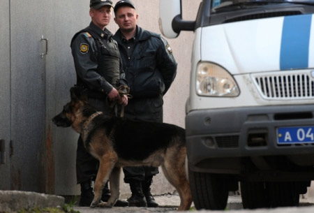Улики изъяты по месту проживания пособников террориста, подорвавшего себя в Петербурга