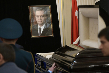 Сенатора Тюльпанова похоронили на Новодевичьем кладбище Петербурга