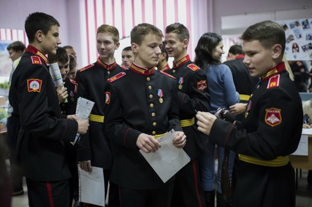 Суд приостановил деятельность кадетского корпуса в Волгоградской области, где заболели более 40 учащихся