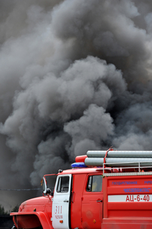 Пожар в культурном центре в ханты-мансийском Пыть-Яхе потушен, пострадавших нет
