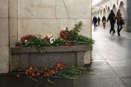 Более 30 пострадавших при взрыве в метро Петербурга остаются в больницах