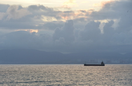 Крым готовит боны для недопущения загрязнения нефтепродуктами с затонувшего сухогруза