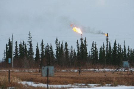 Возгорание нефтяной скважины в Коми рассчитывают ликвидировать в течение двух недель
