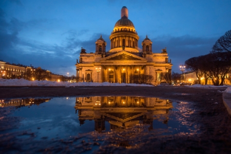 Заксобрание Петербурга признало незаконным референдум по передаче Исаакиевского собора