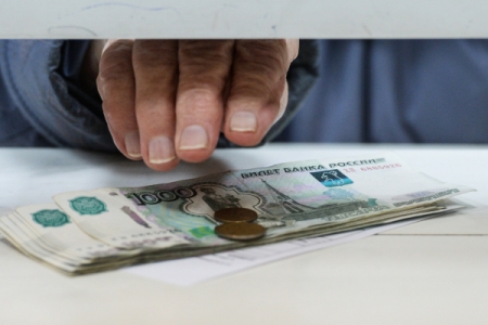 На возобновление индексаций пенсий работающим пенсионерам потребуется около 200 млрд рублей