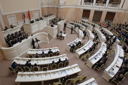 Парламент Петербурга внес в повестку дня вопрос о референдуме по Исаакию