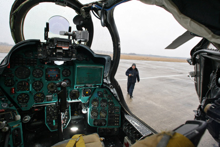 На борту совершившего в Приморье жесткую посадку вертолета находились 12 человек
