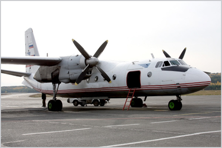 Самолет Ан-24 из-за отказа двигателя совершил аварийную посадку в Якутске