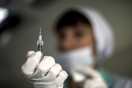 Более 4 тыс. жителей Тюменской области, попавших в зону подтопления, сделали прививки от гепатита