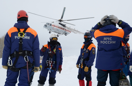 Туриста с переломом ноги эвакуировали вертолетом с Большого Фиштинского ледника