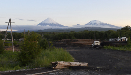 Вулкан Безымянный на Камчатке выбросил двенадцатикилометровый столб пепла