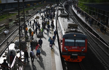 В СКР назвали предварительной причиной столкновения поездов в Москве отказ стрелочного механизма