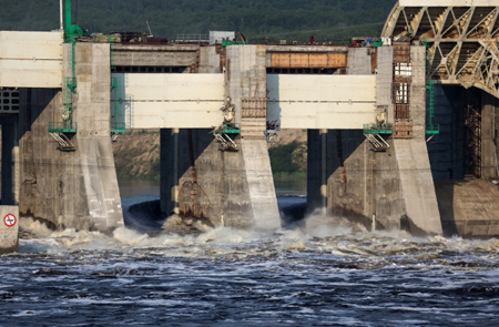 РусГидро планирует ввести Нижне-Бурейскую ГЭС и Якутскую ГРЭС-2 в начале осени