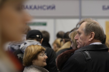 Количество безработных в Москве сократилось более чем на треть