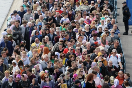 Мощам Николая Угодника в Москве поклонились почти 1 млн человек