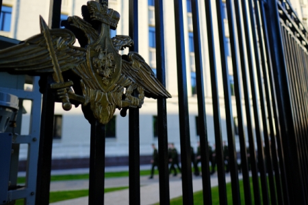 Минобороны РФ опровергает сообщения о захвате в плен "российского военнослужащего" Агеева