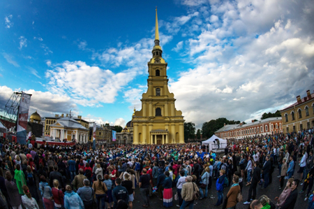 Фестиваль "Опера - всем" в Петербурге пройдет под открытым небом