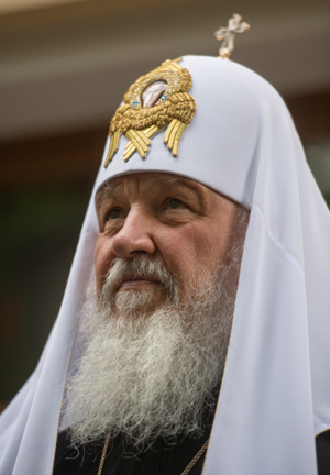 Патриарх Кирилл провел службу в Петропавловском соборе Петербурга