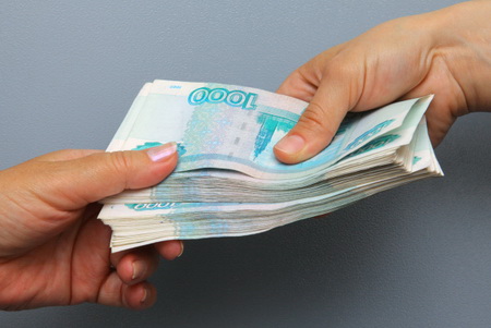 Сбербанк вслед за ВТБ 24 начал выплаты вкладчикам банка "Югра" на востоке страны